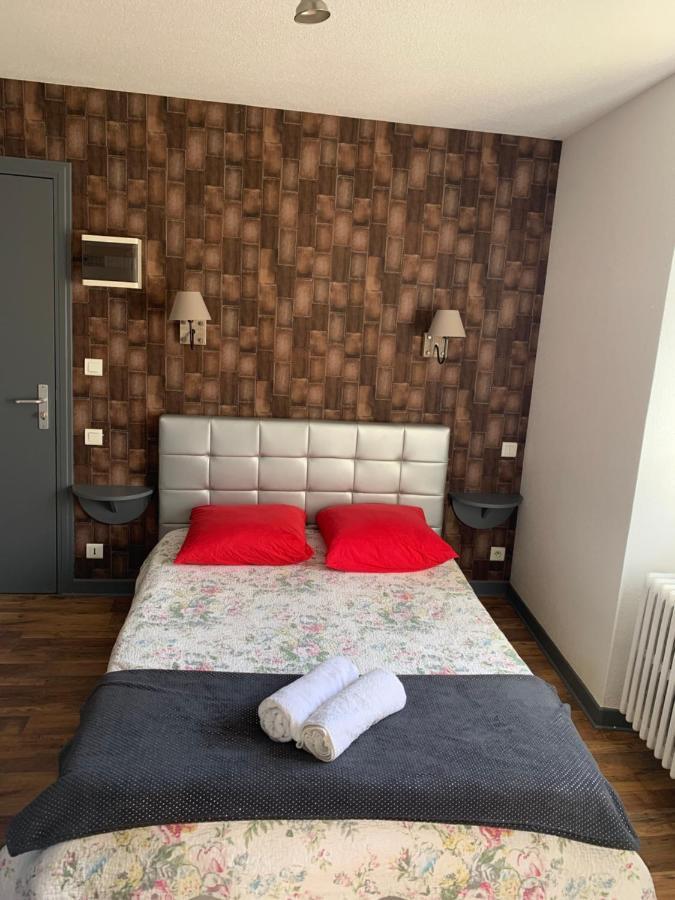 Bed and Breakfast La Taniere De La Bete Saugues Exterior foto