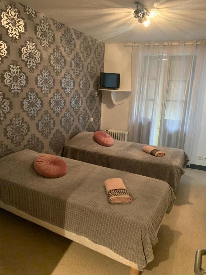 Bed and Breakfast La Taniere De La Bete Saugues Exterior foto